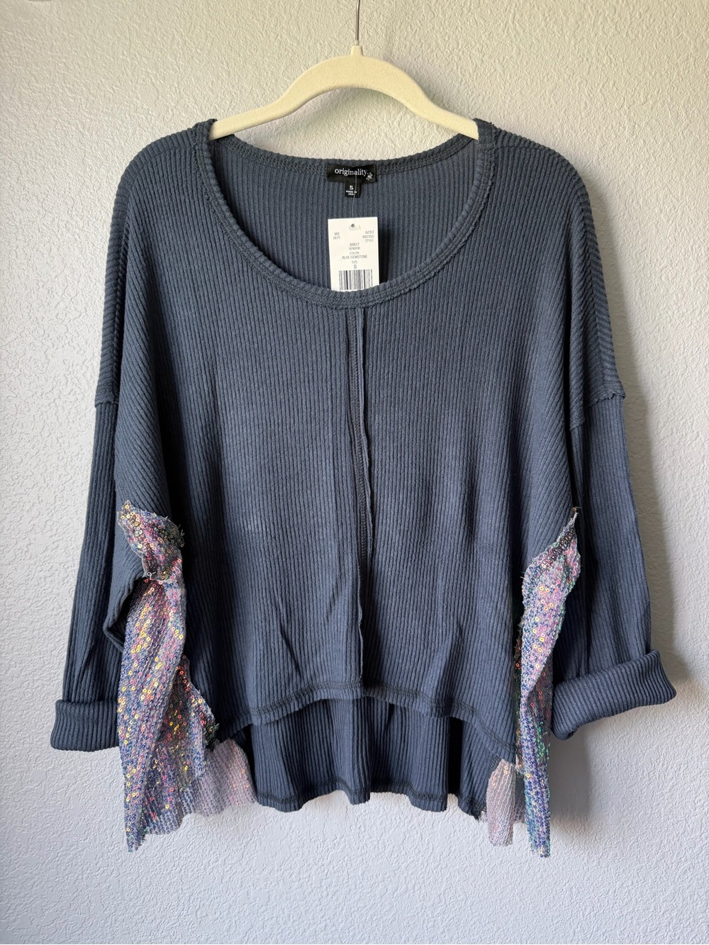 Originality Ribbed Knit Top with Sequins Accent, NWT, Oversized Small. P2P 24”